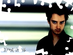 ciemny strój, niebieskie oczy, Elijah Wood