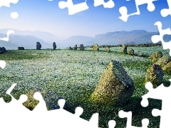 Trawa, Góry, Kamienie