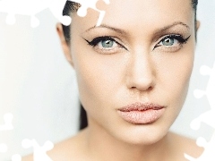 niebieskie oczy, Angelina Jolie