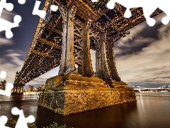 Most Manhattan, USA, Rzeka