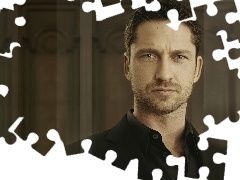 czarny strój, broda, Gerard Butler