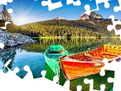 Kolorowe, Słońca, Jezioro, Góry, Łódki, Promienie