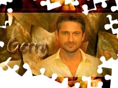 biała koszula, Gerard Butler