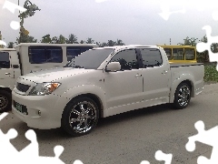 biała perła, Toyota Hilux