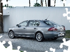 Skoda Superb, Podjazd, Srebrny