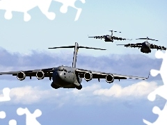 Boeing C-17 Globemaster III, Chmury, Odrzutowce