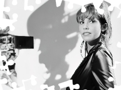 Nikki Cox