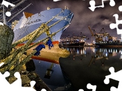 Statki, Noc, Port