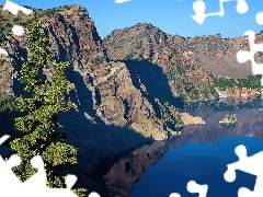 Kraterowe, Drzewa, Jezioro
