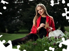 Park, Modelka, Liść, Uśmiechnięta, Drzewa, Blondynka