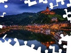 Rzeka Mozela, Miasto Cochem, Światła, Niemcy, Zamek Reichsburg, Statki, Zmrok