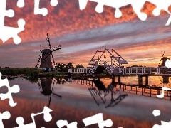 Most, Region Alblasserwaard, Zachód Słońca, Wieś Kinderdijk, Holandia, Wiatraki, Rzeka