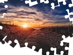 Plaża, Morze, Podest, Miejscowość Le Porge, Chmury, Zachód słońca, Francja, Ogrodzenie, Region Nowa Akwitania