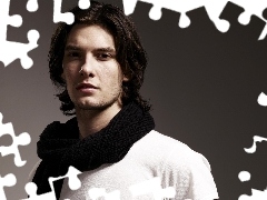 Ben Barnes, Szal