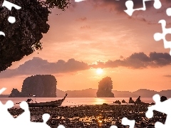 Tajlandia, Łódka, Roślinność, Niebo, Skały, Morze Andamańskie, Zatoka Phang Nga, Zachód słońca