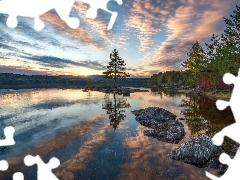 Kamienie, Niebo, Norwegia, Chmury, Ringerike, Drzewa, Jezior