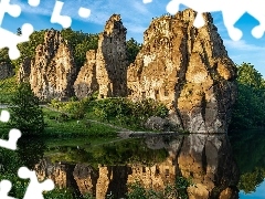 Skały, Formacja Externsteine, Jezioro, Drzewa, Nadrenia Pó