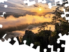 Chmury, Mgła, Skały, Szczyty, Góry, Wschód słońca, Drz