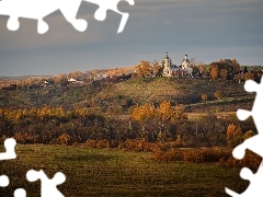 Domy, Cerkiew, Wzgórze, Drzewa, Jesień