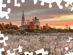 Cerkiew, Wschód słońca, Trawa, Dzwonnica, Drzewa, Rosja,