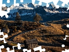 Dolomity, Drzewa, Szopa, Ośnieżone, Drewniana, Góry, Włochy, Szczyty