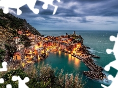 Wybrzeże, Vernazza, Domy, Cinque Terre, Włochy, Morze, Zmrok