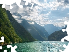 Góry, Gudvangen, Chmury, Fiord Naroyfjorden, Norwegia, Nieb