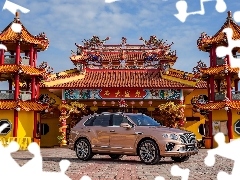 Bentley Bentayga V8, Budynek