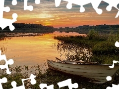 Las, Jezioro, Trawa, Zachód słońca, Drzewa, Łódka