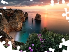 Skały, Wybrzeże, Roślinność, Chmury, Region Algarve, Po