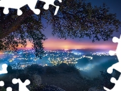 Miasto, Noc, Gwiazdy, Domy, Drzewa, Oświetlone, Wzgórza, M