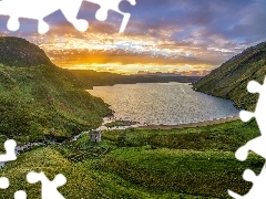Góry Derryveagh, Altan Lough, Hrabstwo Donegal, Dom, Jezioro, Zachód słońca, Irlandia