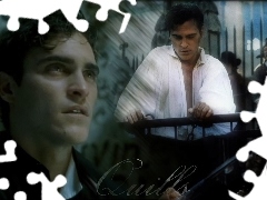 biała koszula, Joaquin Phoenix