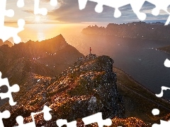 Góry, Morze, Wyspa Senja, Norwegia, Zachód słońca, Fiord