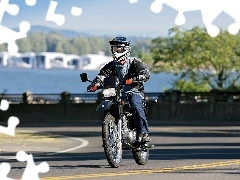Suzuki DR200SE, Ulice