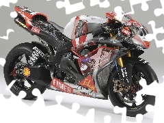 Yamaha YZF R1, Osprzęt