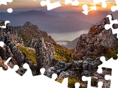 MgĹa, SkaĹy, Chmury, Drzewa, GĂłry, Trawa, ZachĂłd