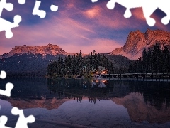 Jezioro, Park Narodowy Yoho, Emerald Lake, Dom, Odbicie, Kanada, GĂłry, Drzewa, Most