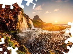 SkaĹy, WschĂłd sĹoĹca, Wodospad, Kirkjufell, Islandia