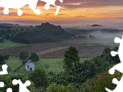 Finten, Drzewa, Niemcy, ĹÄka, Pole, Kaplica, WschĂłd sĹoĹca, MgĹa