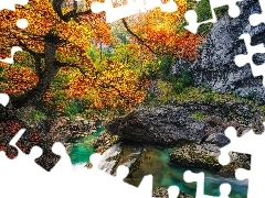 JesieĹ, Huesca, Drzewa, Kaskada, Las, Hiszpania, Park Narodowy de Ordesa y Monte Perdido, LiĹcie, SkaĹy, Rzeka