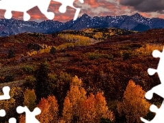 WzgĂłrza, GĂłry, Niebo, JesieĹ, Dallas Divide, Chmury, Las, Stany Zjednoczone, ZachĂłd sĹoĹca, Drzewa, San Juan Mountains, Kolorado