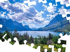 Saint Mary Lake, Drzewa, Stany Zjednoczone, Góry, Montana, Jezioro, Park Narodowy Glacier, Chmury