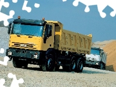 Żółta Ciężarówka Iveco