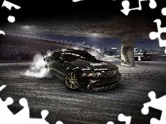 Dym, Opony, Mustang