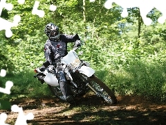 Zakręt, Suzuki DR-Z 400 S