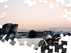 Yamaha MT-03, Bak, Biała