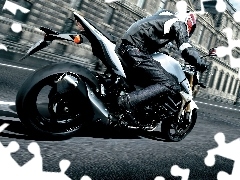 Zadupek, Suzuki GSR750