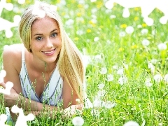 Mlecze, Łąka, Uśmiechnięta, Blondynka