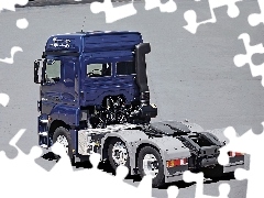 Niebieski Ciągnik Mercedesa